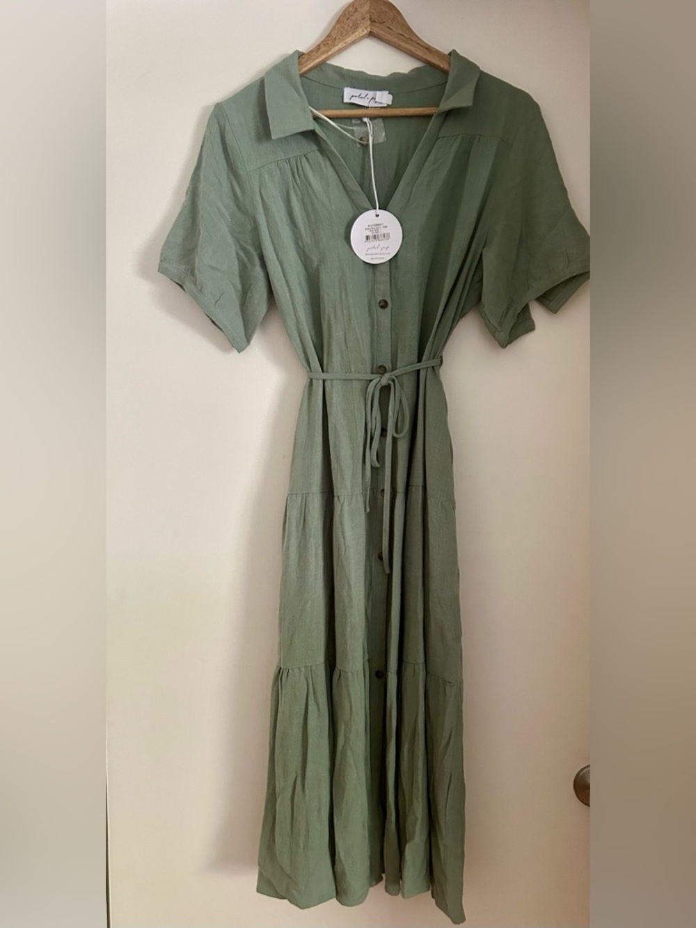 Petal & Pup Adara Midi Dress - Picture 3 of 10